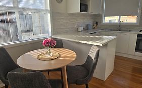 Cosy 3 Bedroom Home In Auckland